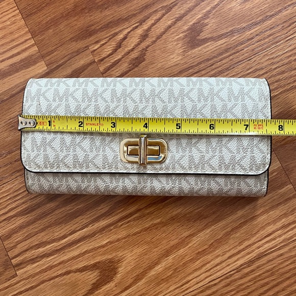 MK snap Wallet - Picture 12 of 15